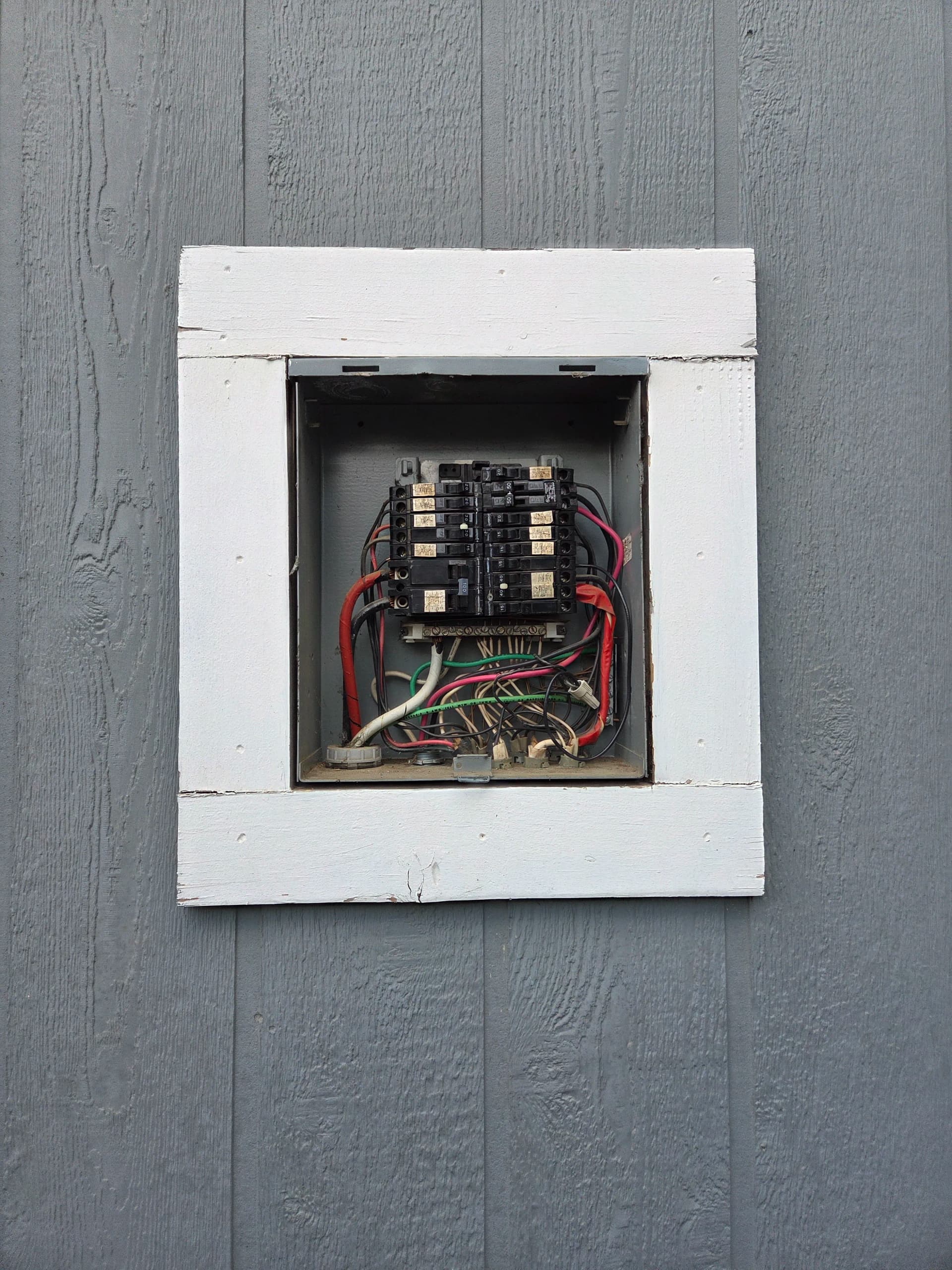 Gallery photos for Emergency Subpanel Replacement After a Burnt Main Breaker: Image #1
