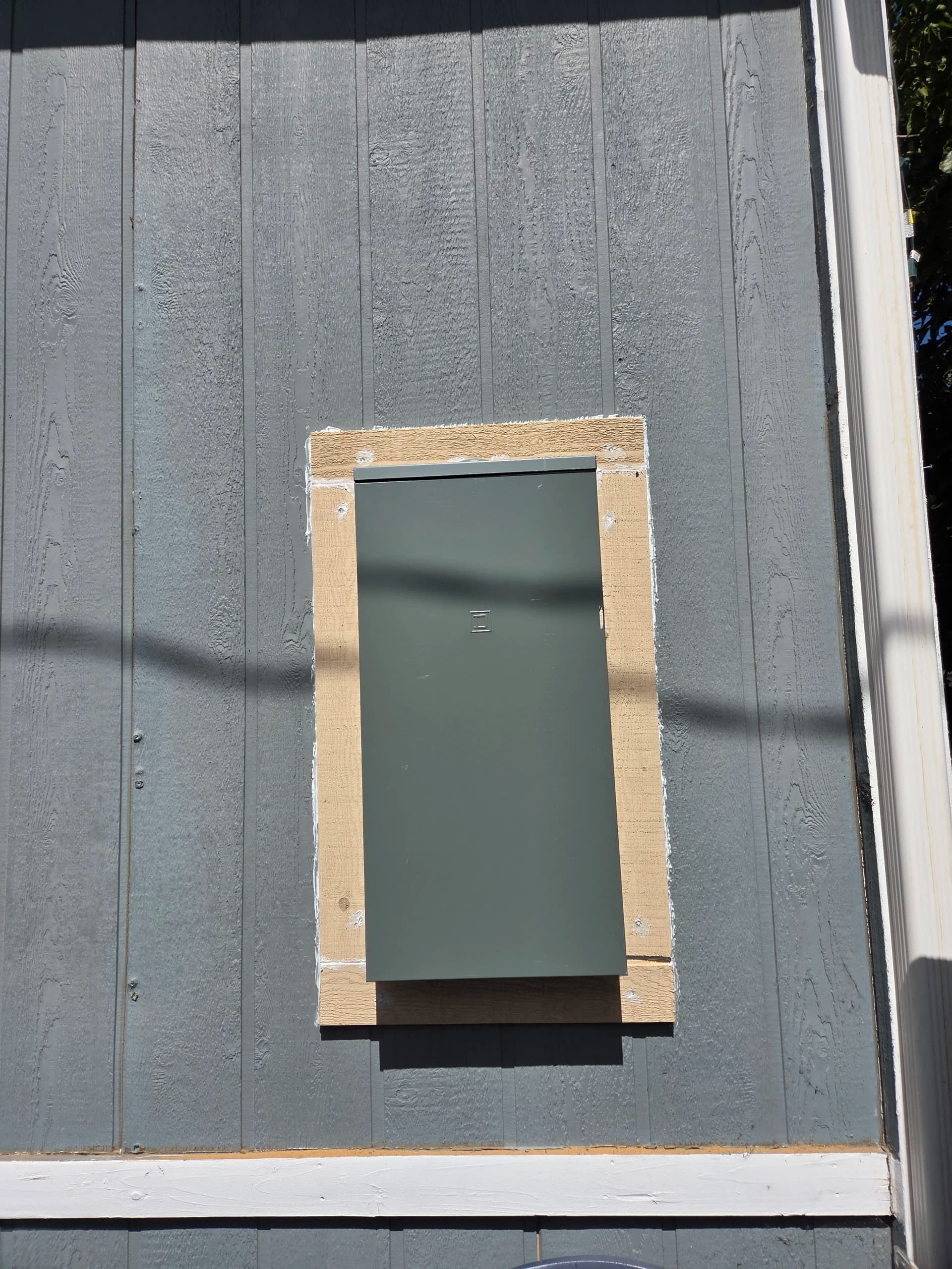 Gallery photos for Emergency Subpanel Replacement After a Burnt Main Breaker: Image #3